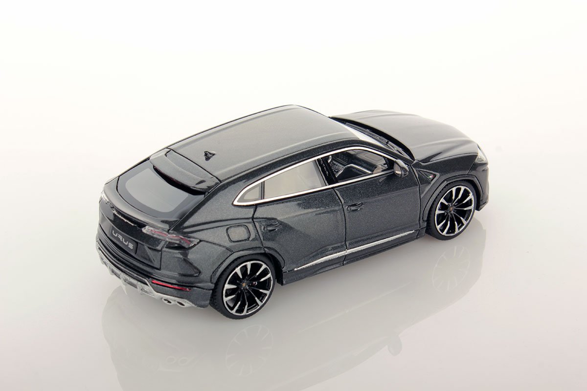 Automobili Lamborghini Urus 1:18 Scale Model
