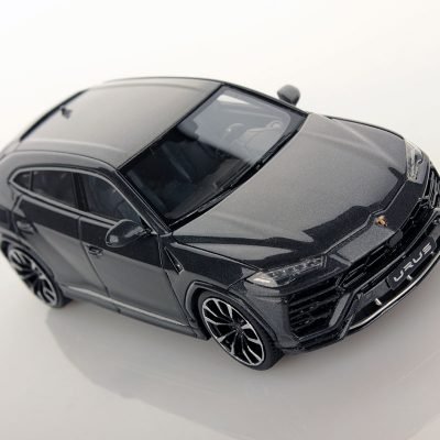 Automobili Lamborghini Urus 1:18 Scale Model