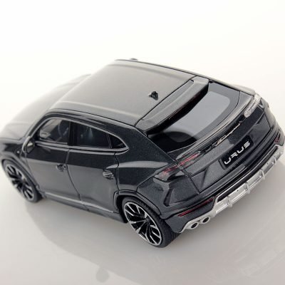 Automobili Lamborghini Urus 1:18 Scale Model